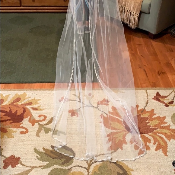 Hand beaded tulle wedding veil, cathedral length - Picture 6 of 9